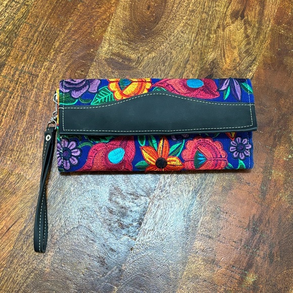 Handbags - Embroidered Mexican Floral Wallet